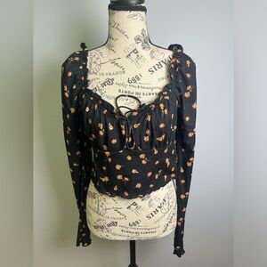 All in Favor floral top Size L